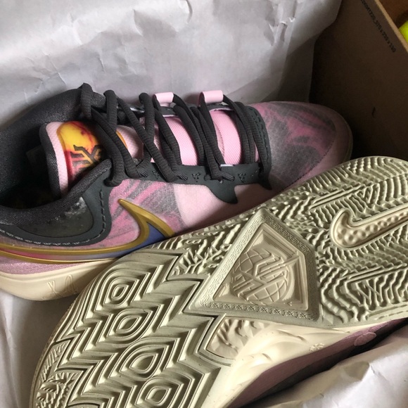 Brand new Kyrie 8s